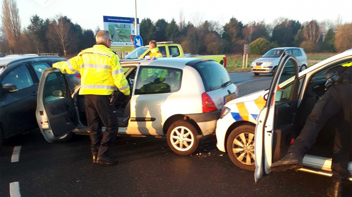 Autodief Klemgereden Na Aanrijding Bij Leiden - Omroep West