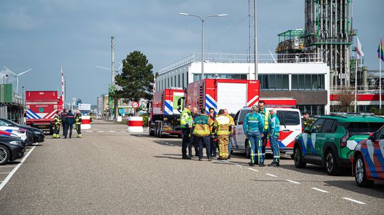 Brandbare stof gelekt bij chemische fabriek in de Europoort