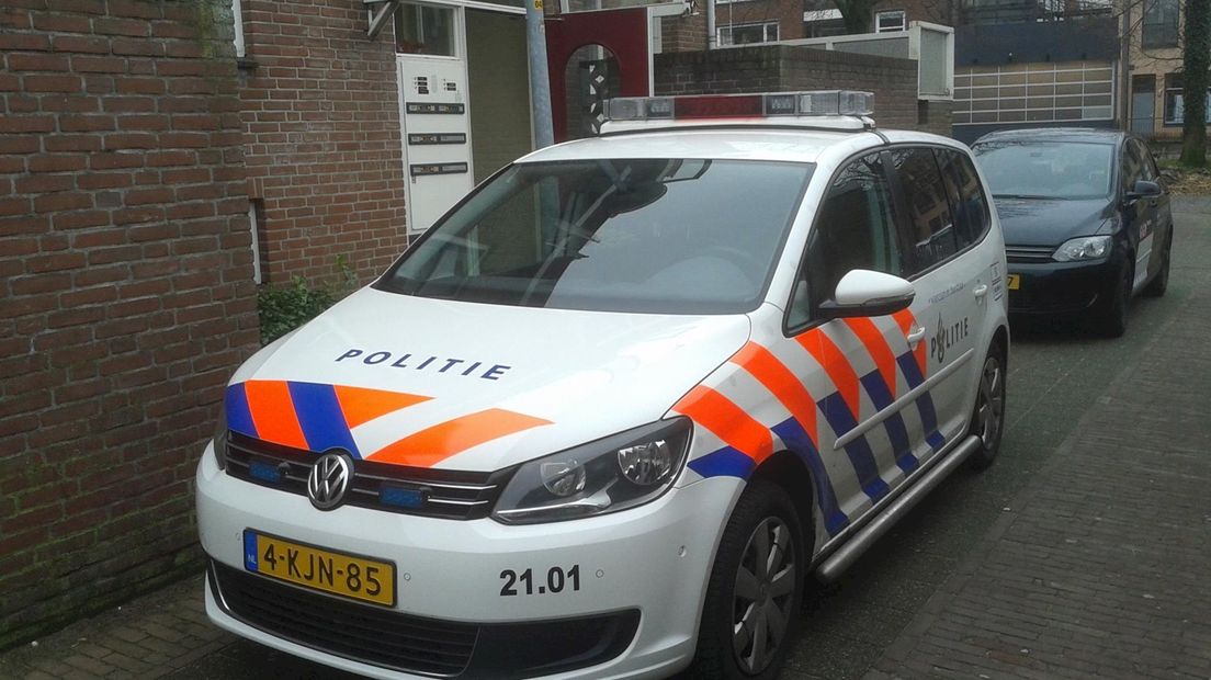 Politie aanwezig in Kloosterstraat Oldenzaal