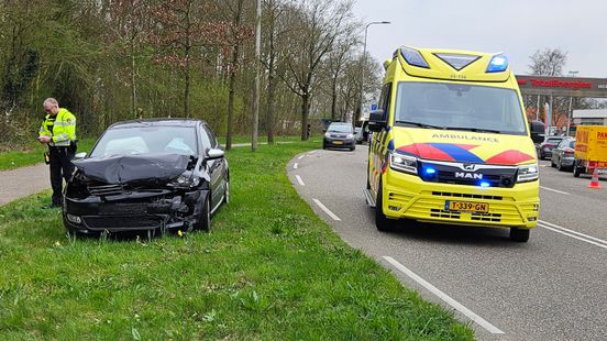 Drie gewonden bij botsing in Meppel.