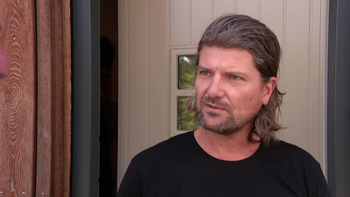 Óngerwaeg en de spreuk op een houten huis in Egchel: Sotto un tetto!