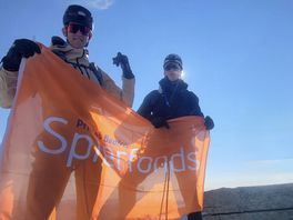 Lars en Joshua bedwingen Gran Paradiso voor het goede doel: 'Je klautert langs de afgrond'