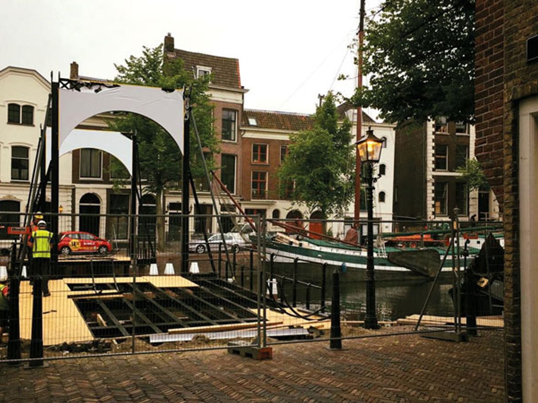 Aanleg van de brug.