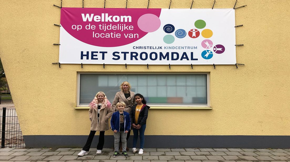 Annemette, Pelle, Zeynab met directrice Hilleke Postma van CKC Het Stroomdal
