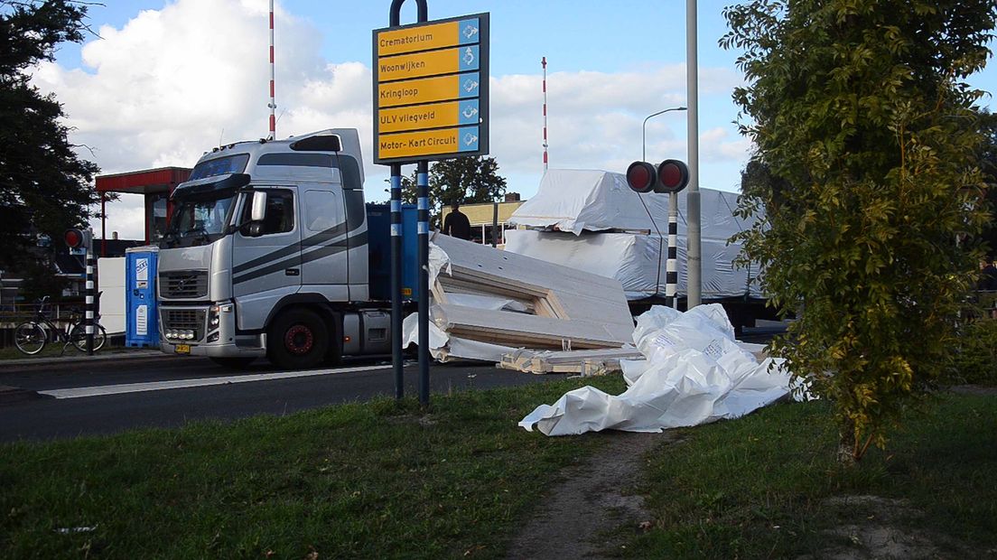 De N374 was urenlang geblokkeerd (Rechten: Persbureau Meter)