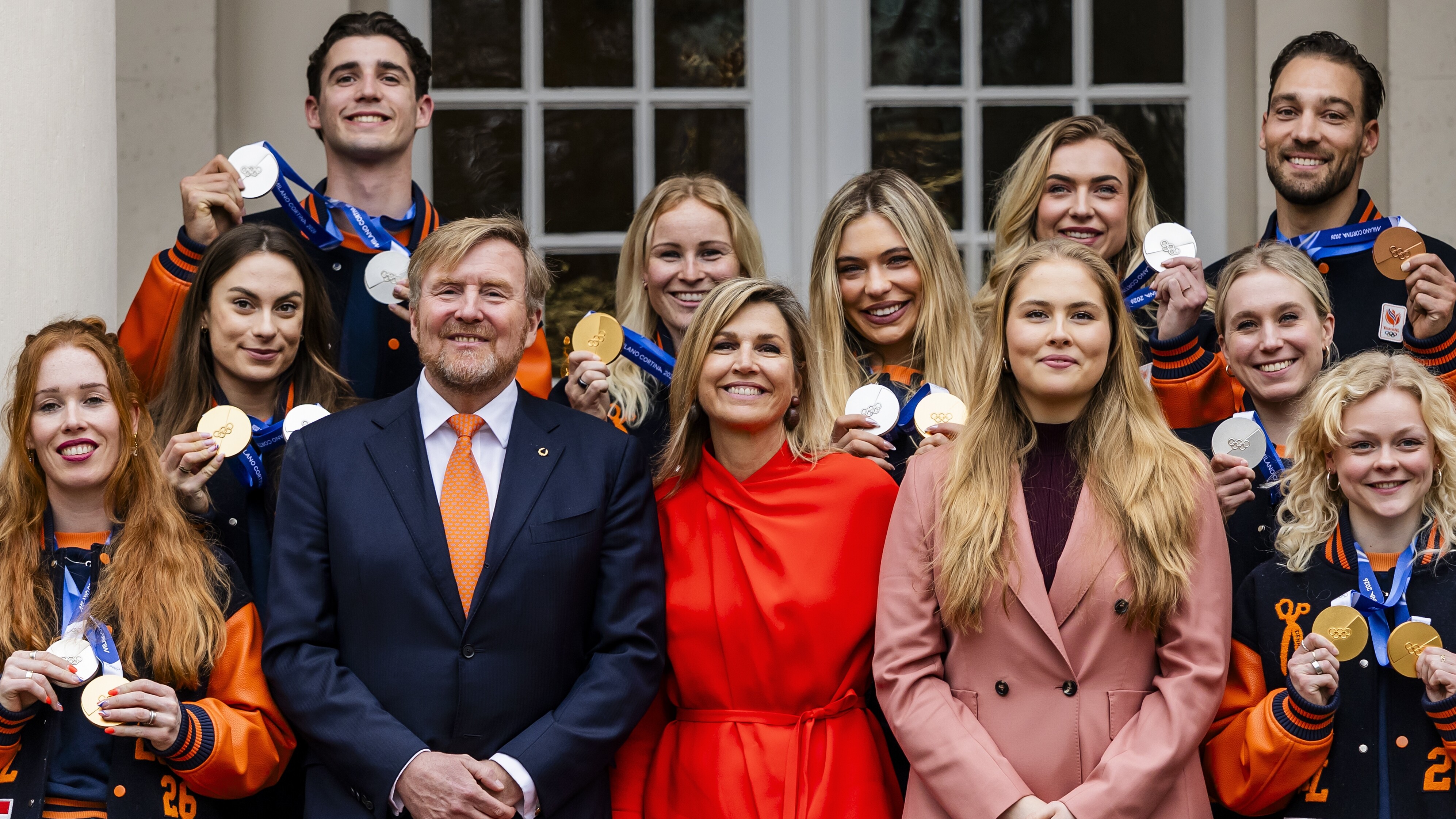 Goud op de Spelen, en no ek noch riddere: Fryske kampioenen op besite by de kening