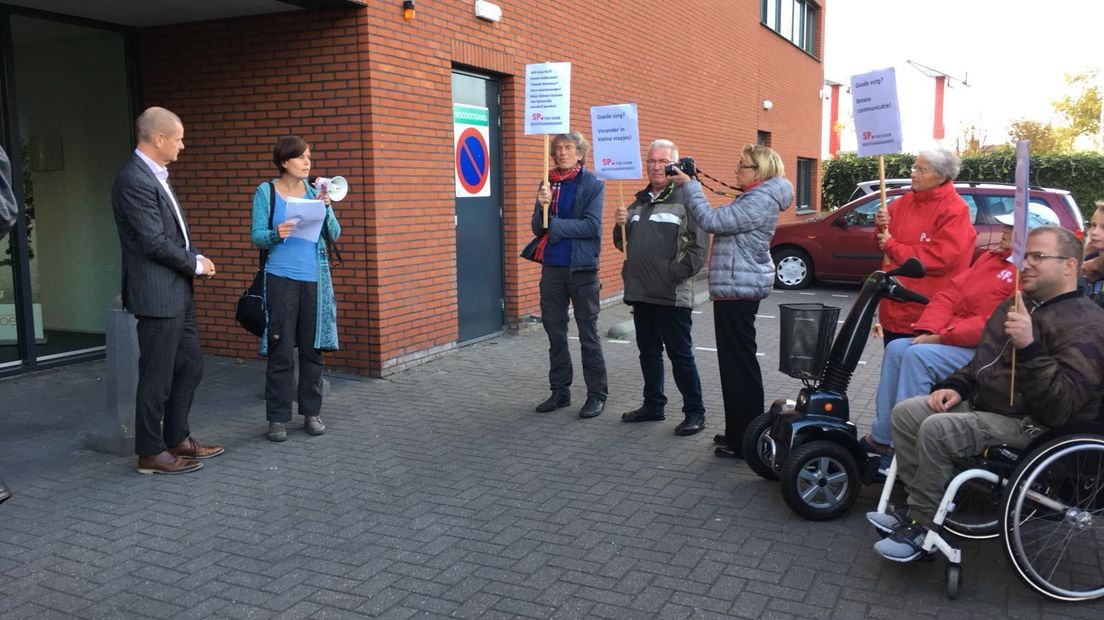 Petroesjka Sterk spreekt tijdelijk bestuurder Gerton Heyne toe