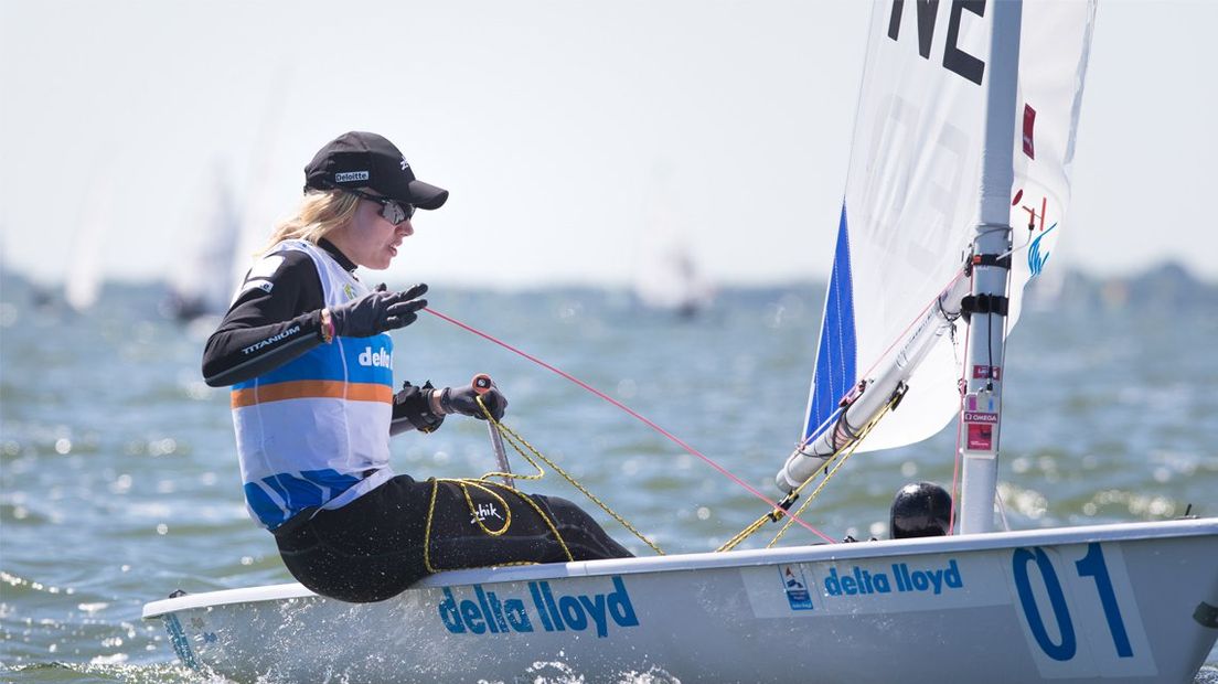 Marit Bouwmeester tijdens de Medemblik Regatta.