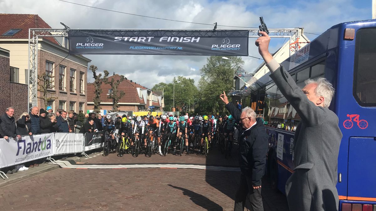 Casper van der Woude wint Wielerronde van Lexmond