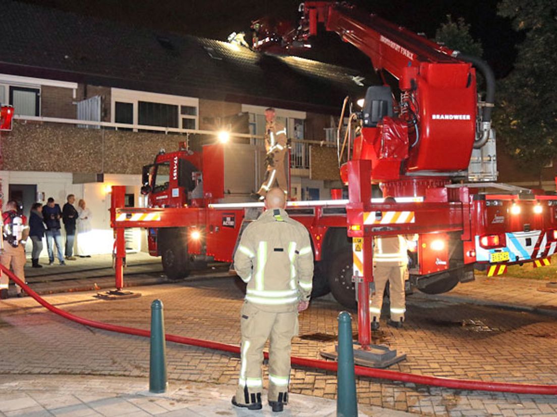 Brand aan het Alicantepad in Rotterdam-Alexander.