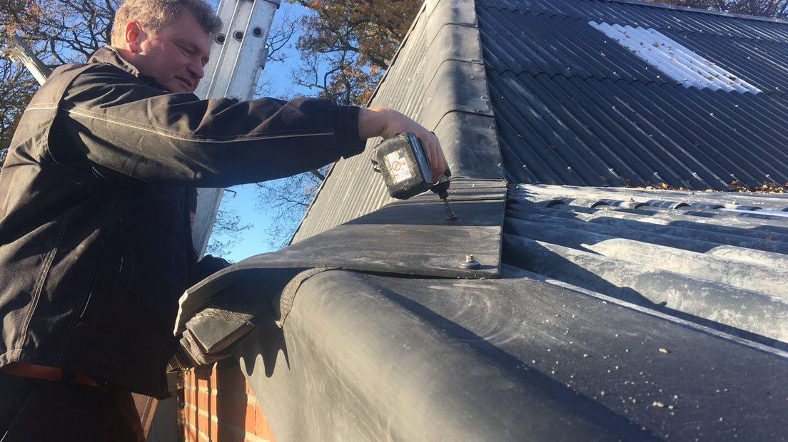Het dak van de familie Vos is asbestvrij (Rechten: Petra Wijnsema/RTV Drenthe)