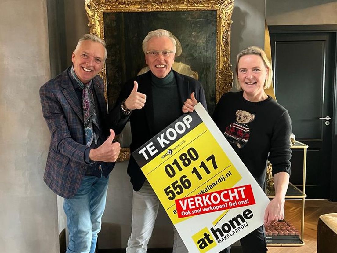 Er wordt er op z'n 'Meilands' geproost op de verkoop van het huis in Noordwijk