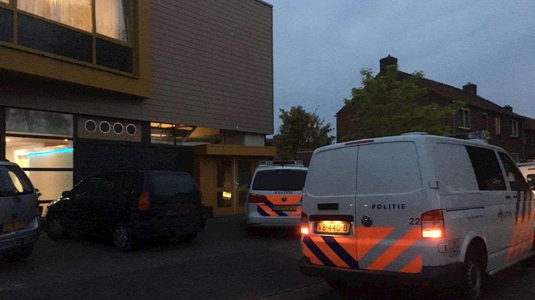 Politie ontmantelt hennepplantage in Deventer en houdt twee mensen aan