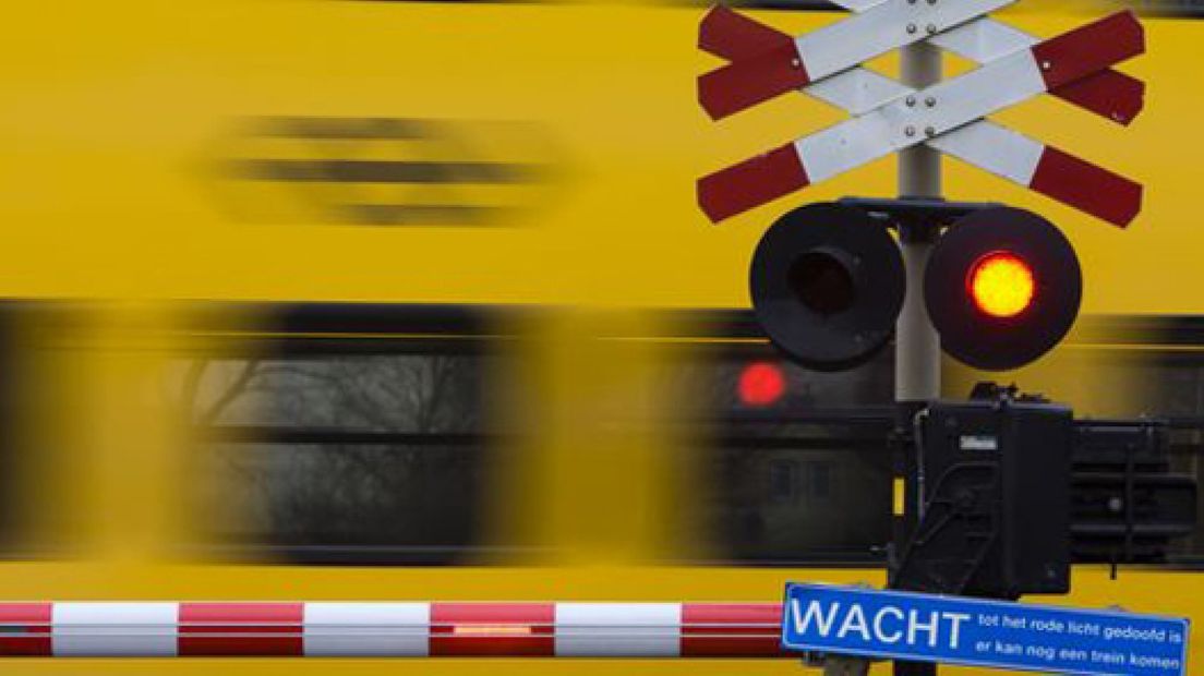 'Spoorbomen Barneveld opnieuw open'