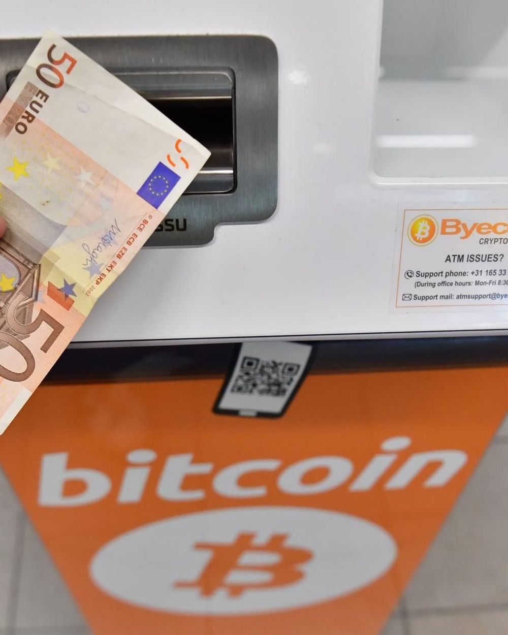 Stadjer vrijgesproken van witwassen via bitcoin-automaat - RTV Noord