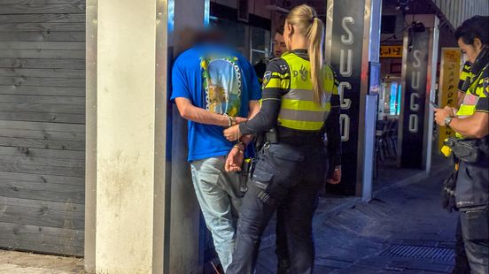 Twee mannen opgepakt bij vechtpartij Coolsingel | Vrouw steelt politiefiets onder neus van agenten