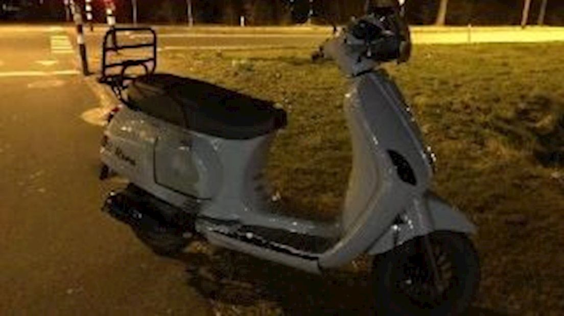 Scooterrijder gewond bij botsing met auto in Almelo