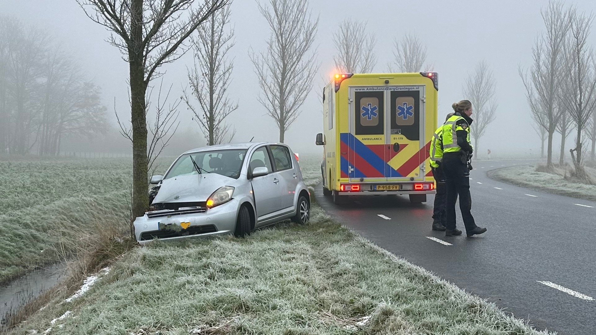 112-nieuws Zondag 3 December: Automobilist Botst Op Boom Uithuizen ...