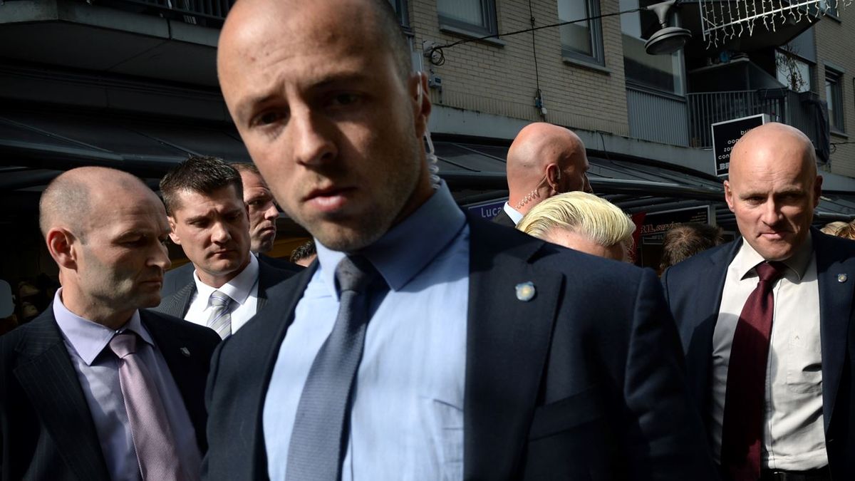 Helpt Geert Wilders met zijn beveiligers fotograaf uit Appeltern aan een prijs?