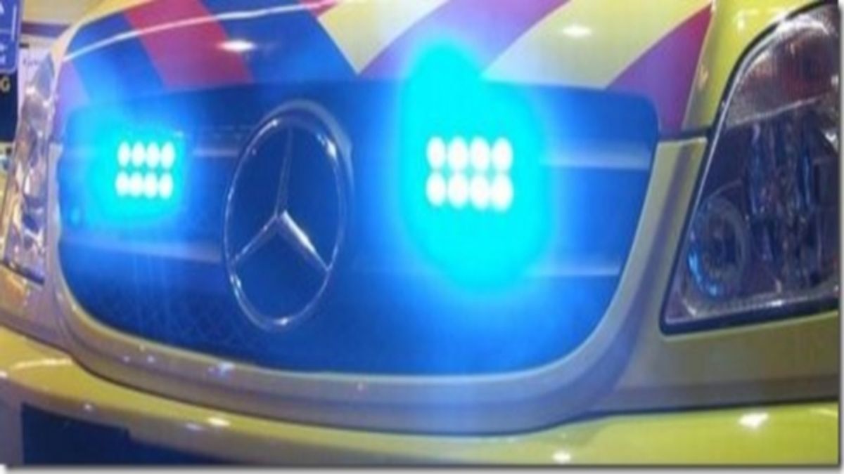 Bejaarde vrouw (89) in het ziekenhuis na aanrijding