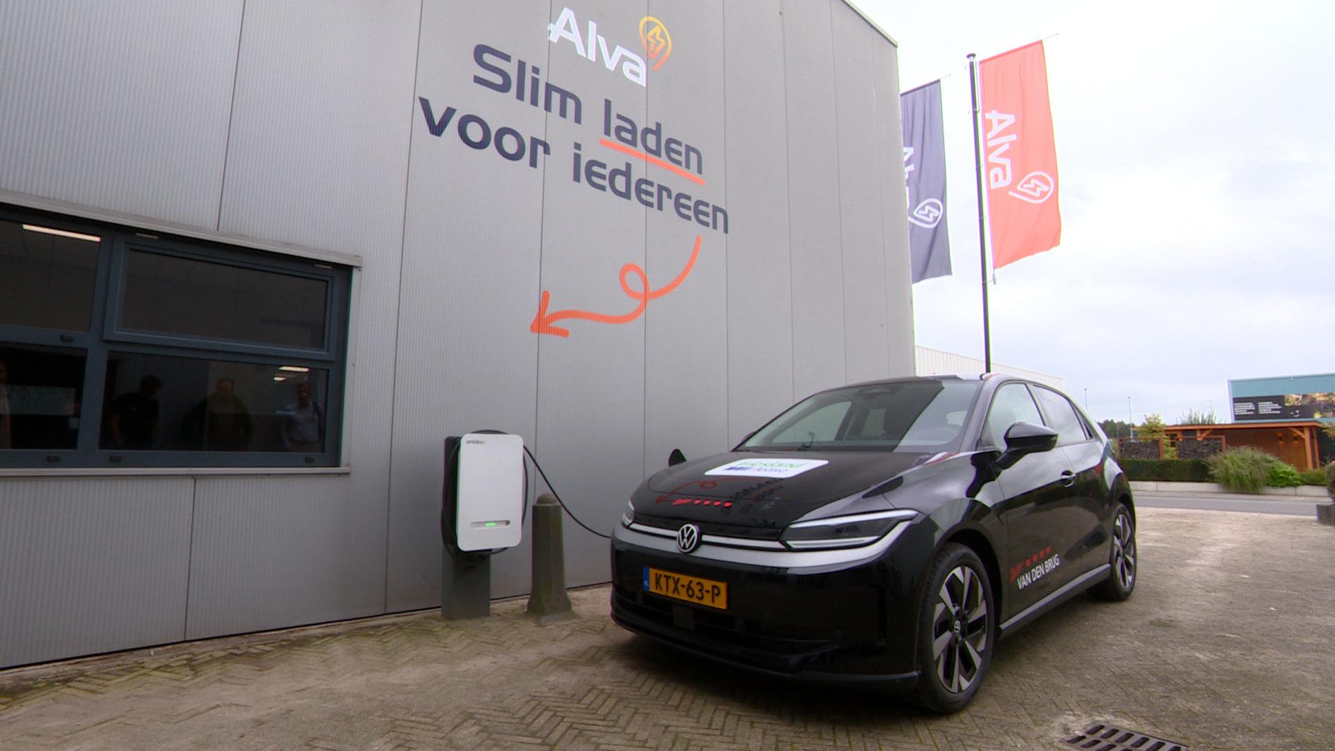 Op stroom uit deze auto draait het kantoor van Alva Charging in Drachten