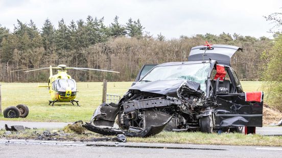Man uit Zwolle zwaargewond bij ongeval in Friesland. Man uit Zwolle zwaargewond bij ongeval in Friesland.