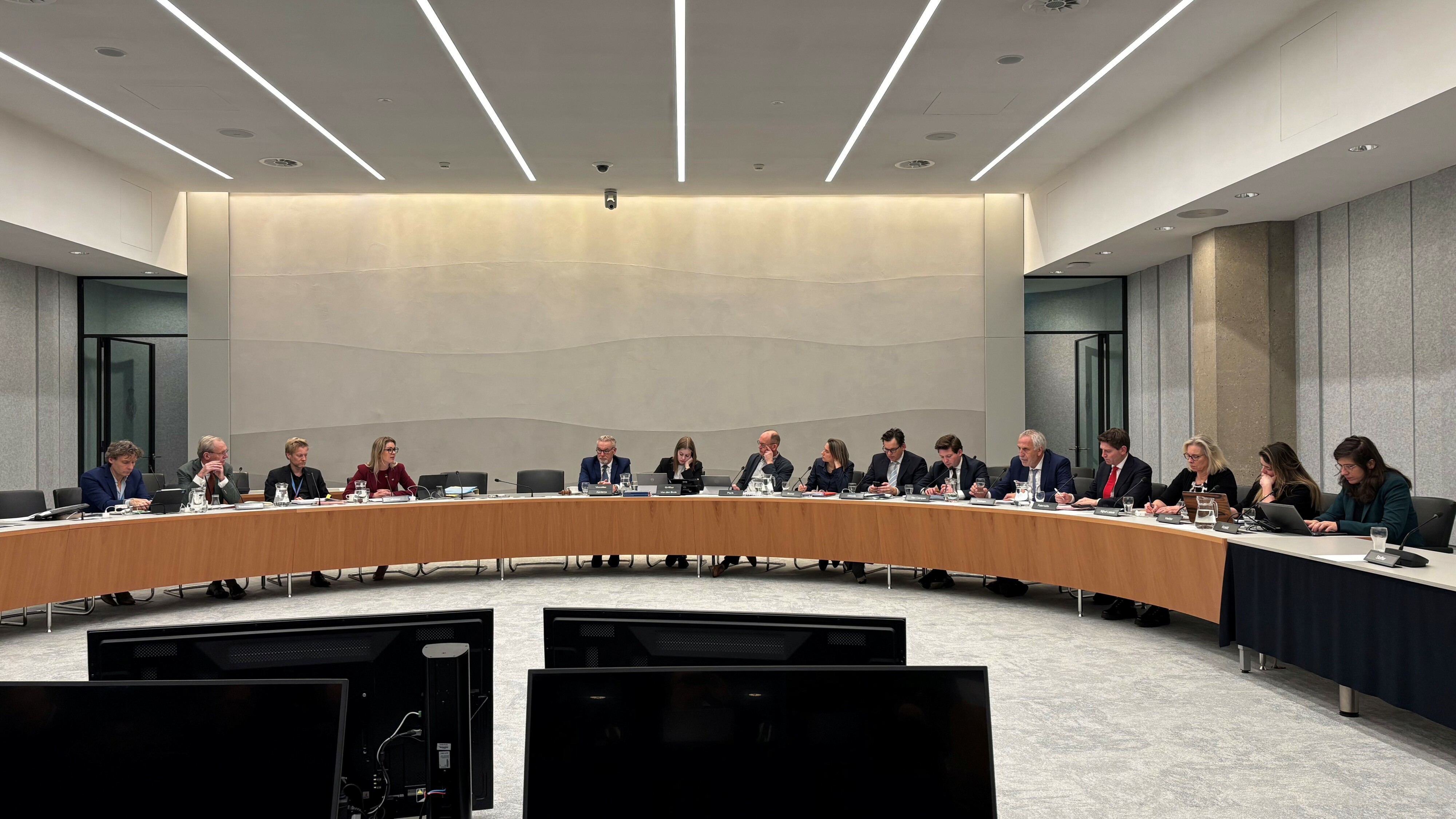 Kamercommissie van landbouw praat over het stikstofprobleem