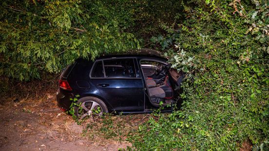 Auto vliegt uit de bocht • brand in ziekenhuis