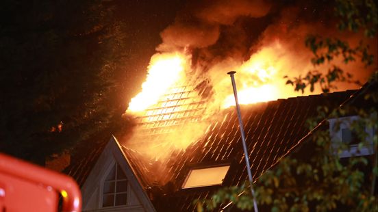 Blikseminslag veroorzaakt brand in woning, brandweer redt kat