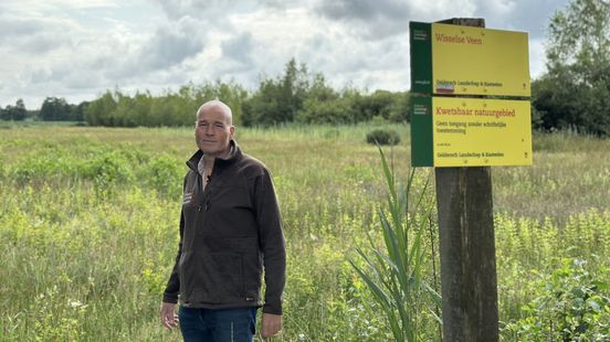 Foto: André helpt vlinders weer fladderen