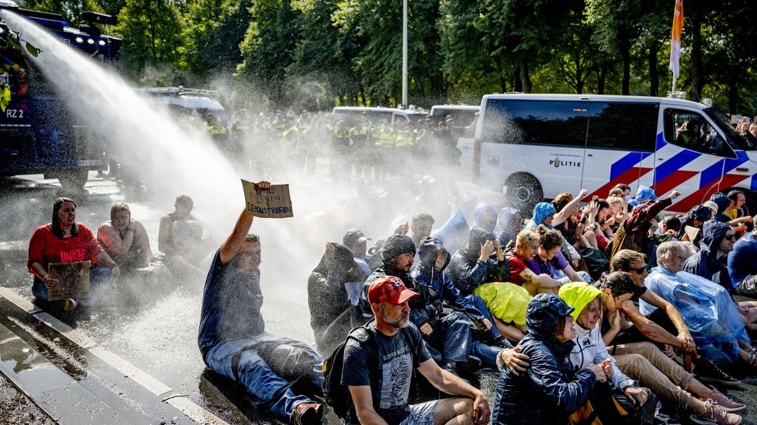 Het waterkanon werd al snel ingezet