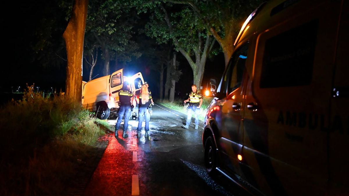 112 Nieuws: cameratoezicht in Almelose wijk nadat zwaar vuurwerk in woning is gegooid