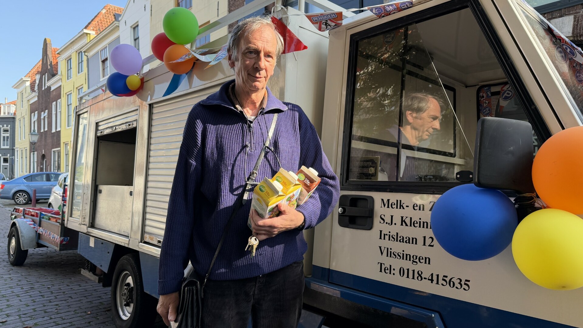 Simon Kleinman rijdt deze week voor het laatst met zijn melkwagen door Vlissingen