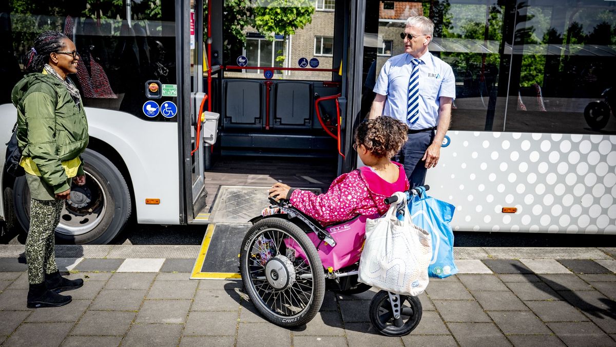 Rover: 'Qbuzz moet direct stoppen met rolstoelers weigeren' - RTV Noord
