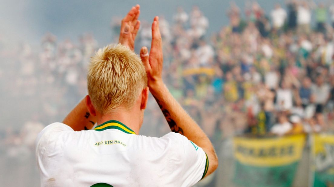Lex Immers bedankt de Haagse fans die zijn meegereisd voor de Europese wedstrijd tegen Tauras