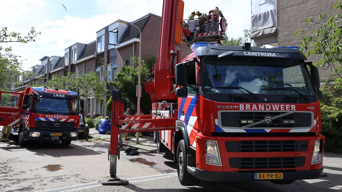 Inboedel vliegt in brand naast huis aan de Swammerdamstraat