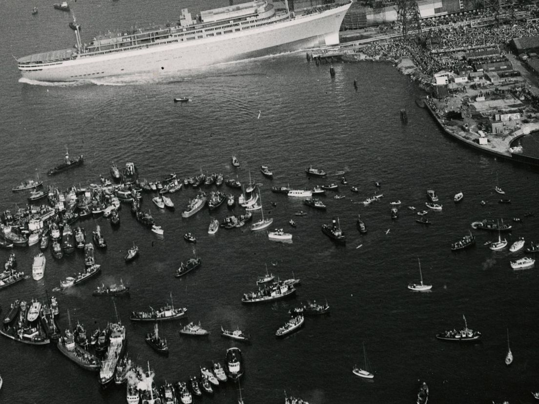 Tewaterlating ss Rotterdam V bij RDM