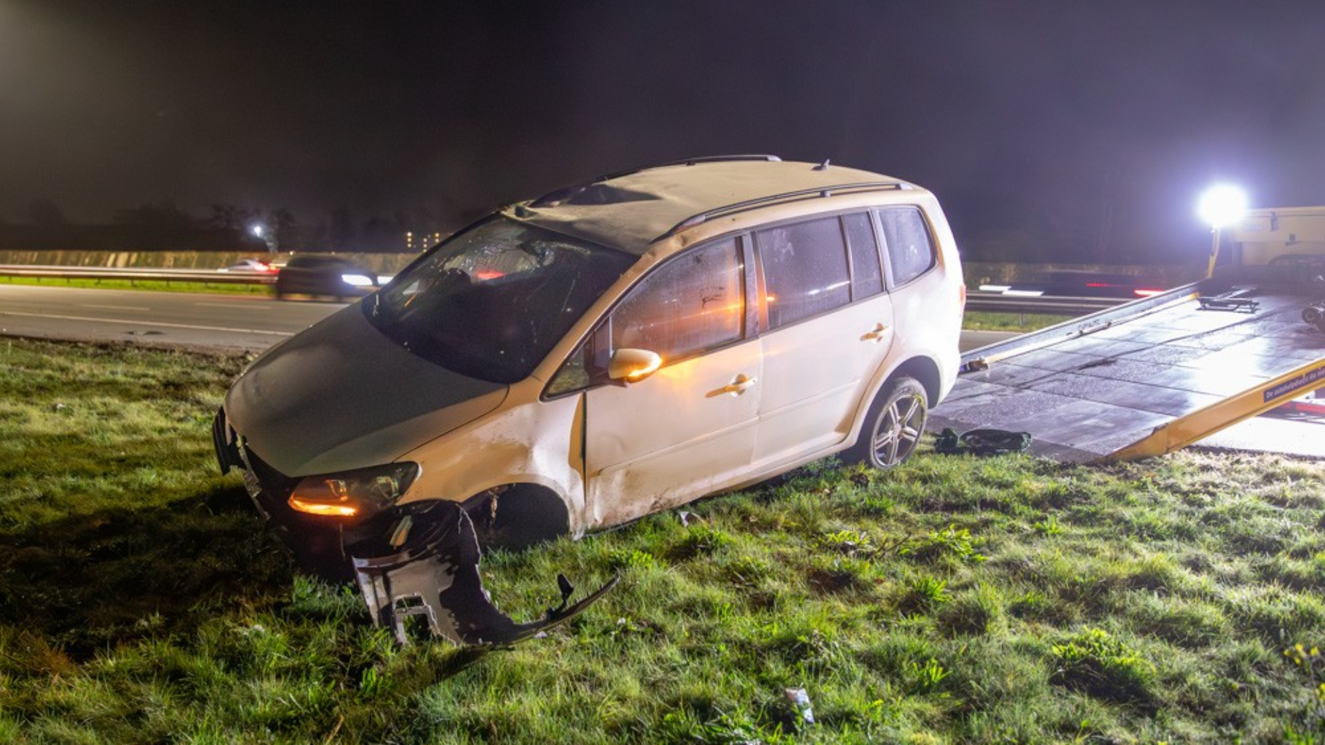 Automobilist crasht op A1 bij Baarn