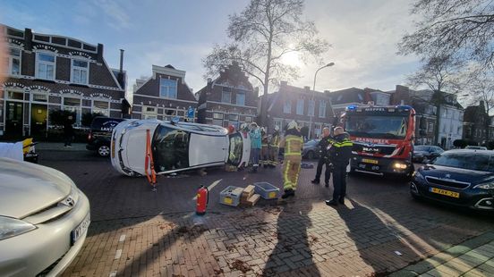 Gewonde bij ongeluk met auto in Meppel. Gewonde bij ongeluk met auto in Meppel.