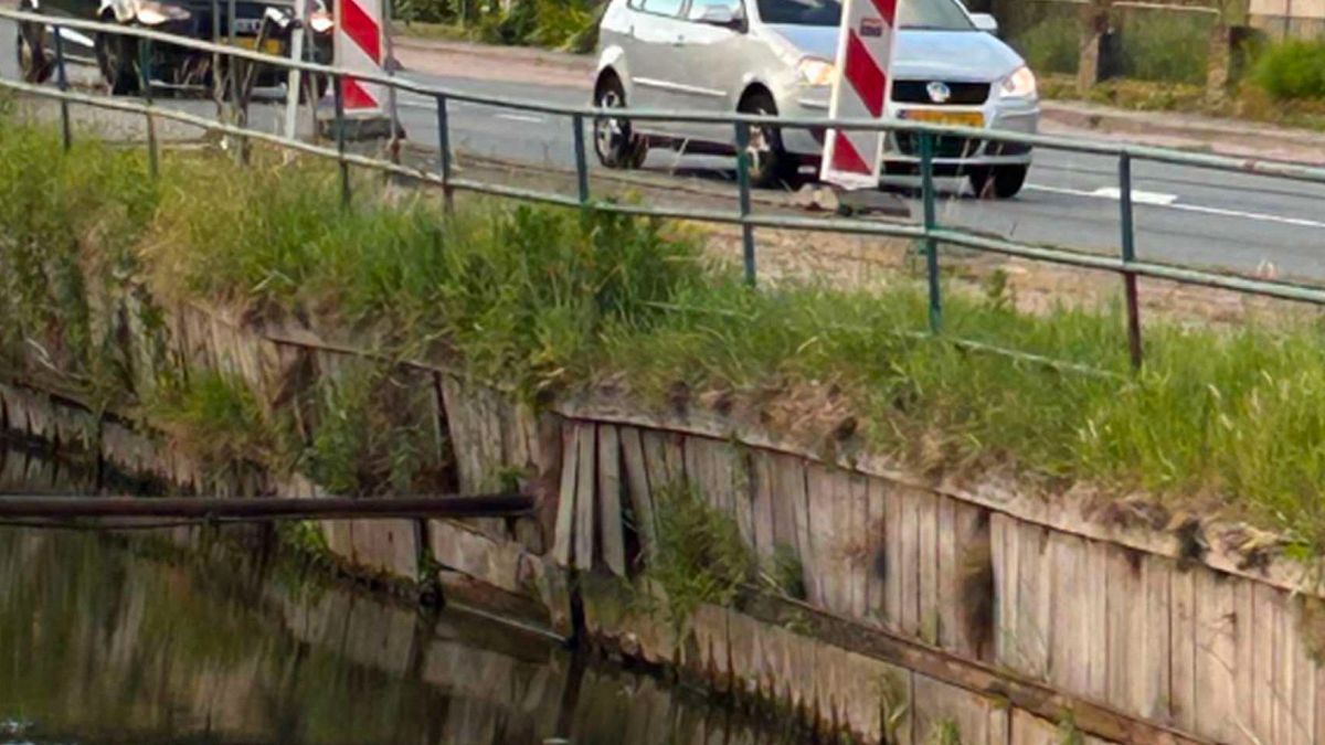 Provinciale weg 10 dagen dicht, damwand dreigt af te breken en in water te vallen