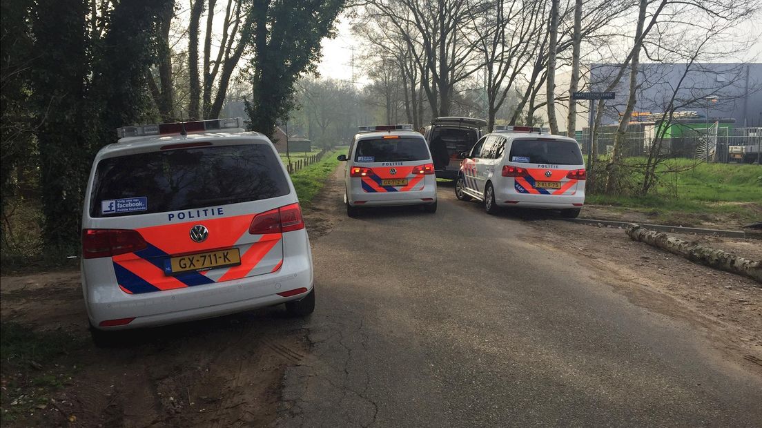 Politieonderzoek op de plek waar mishandelde Enschedeer is gevonden