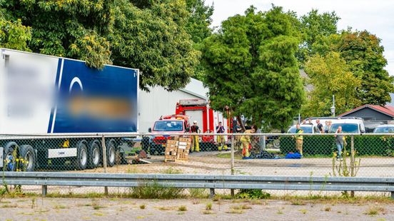 Mogelijk schadelijke rook bij accubrand: politie zet omgeving af