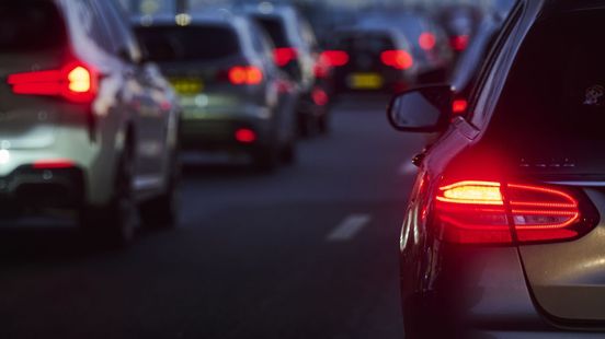 Ongevallen zorgen voor lange files in ochtendspits. Ongevallen zorgen voor lange files in ochtendspits.