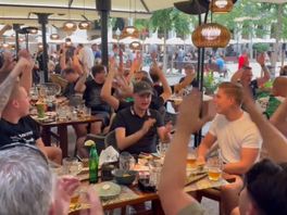 Feyenoord-supporters op Placa de la Independencia.