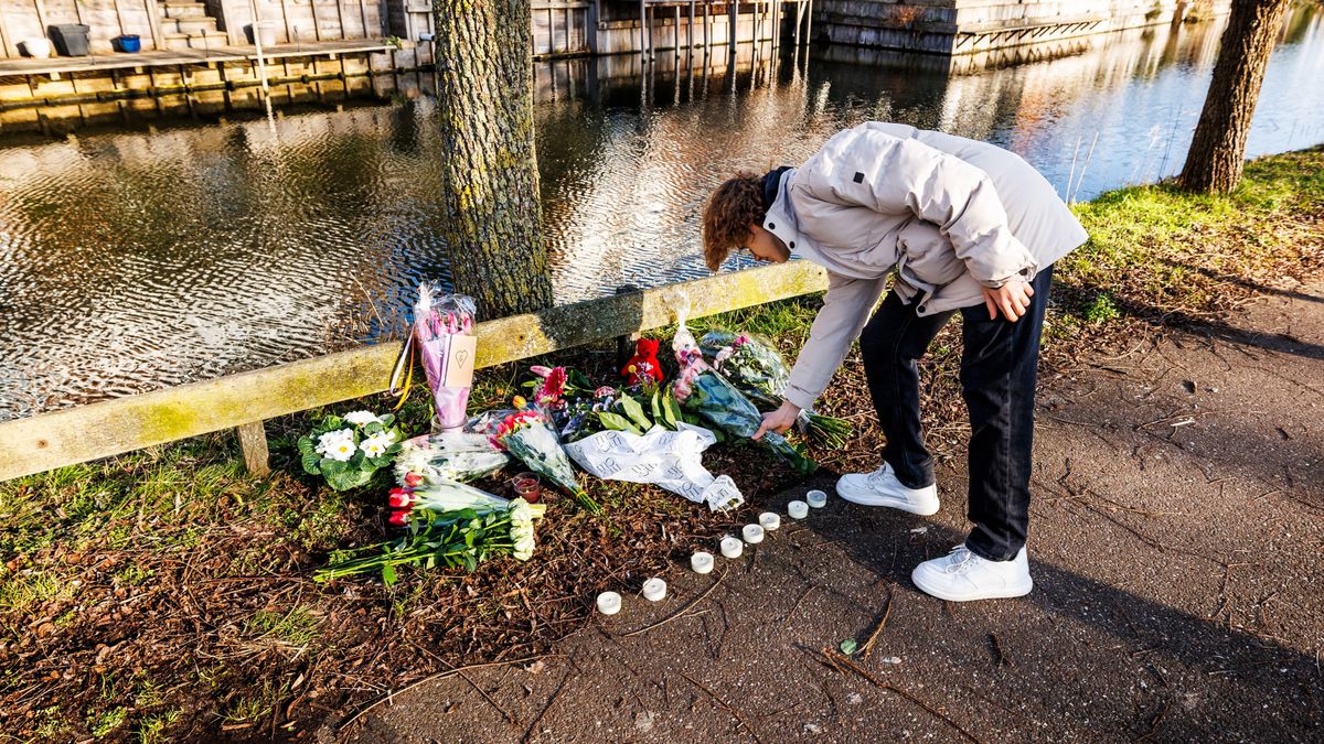Klasgenoot legt bloemen na dood jongen (16) in Den Hoorn: 'Hij was altijd vriendelijk'
