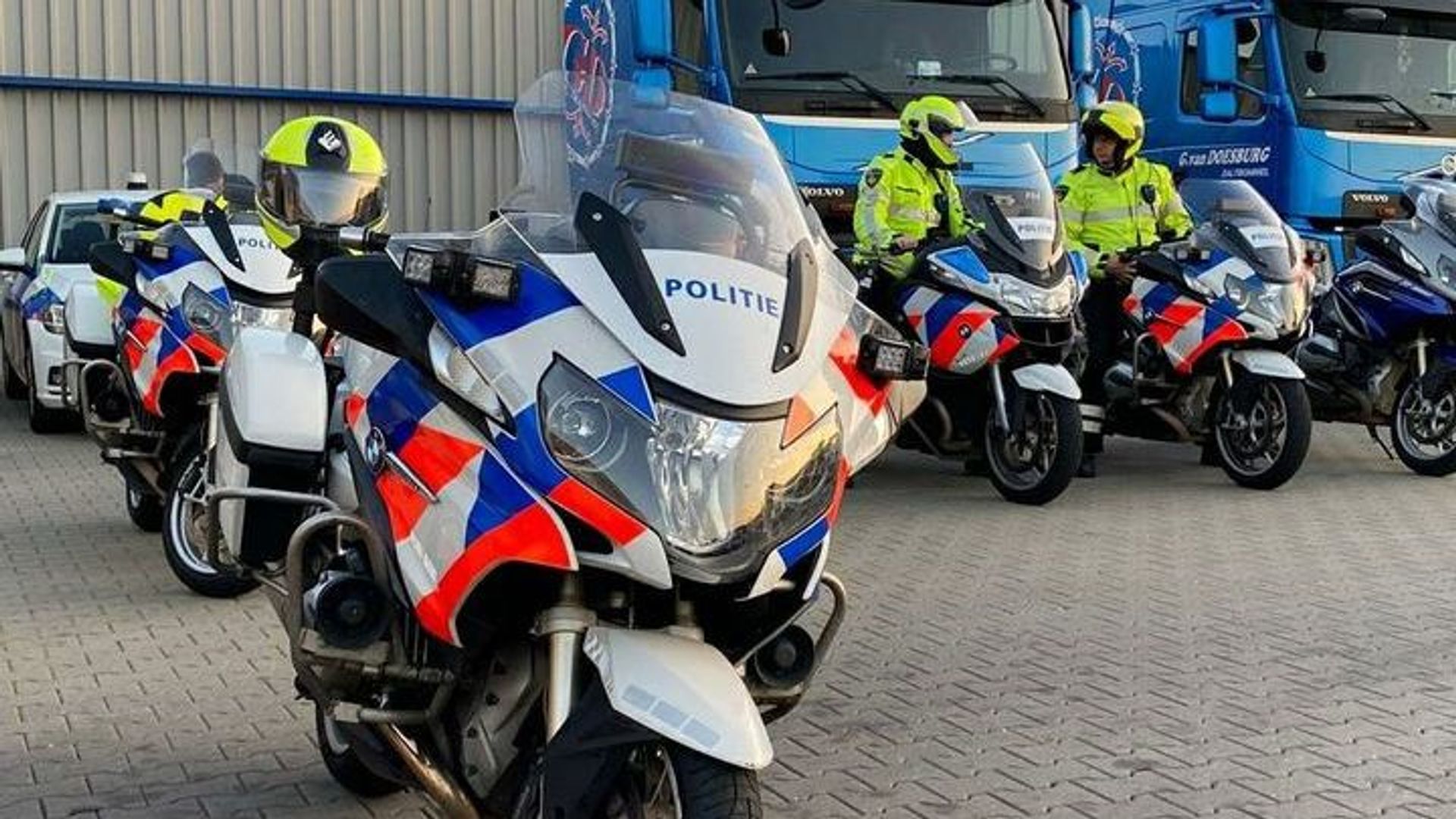 Bijna 700 Bonnen En Zeven Aanhoudingen Bij Verkeerscontrole - Omroep ...