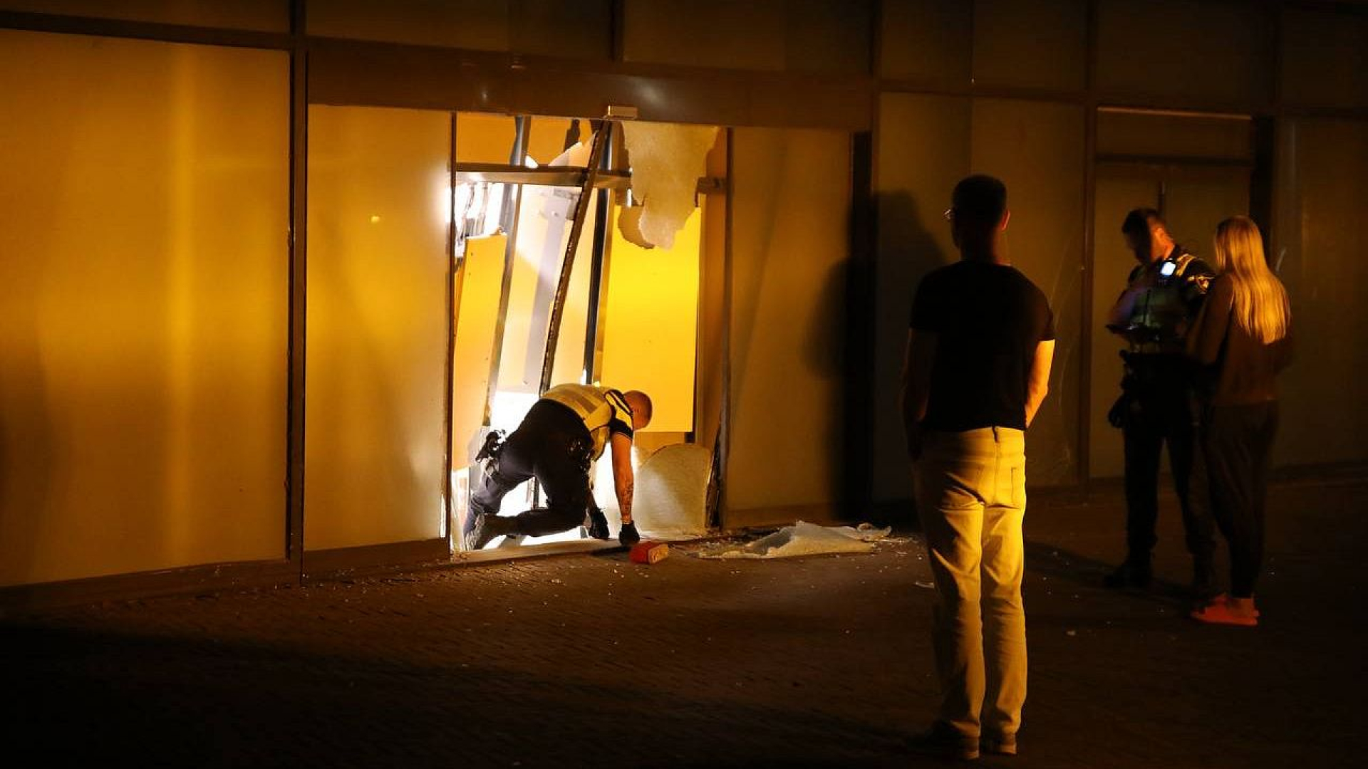 Automobilist richt ravage aan en rijdt daarna door