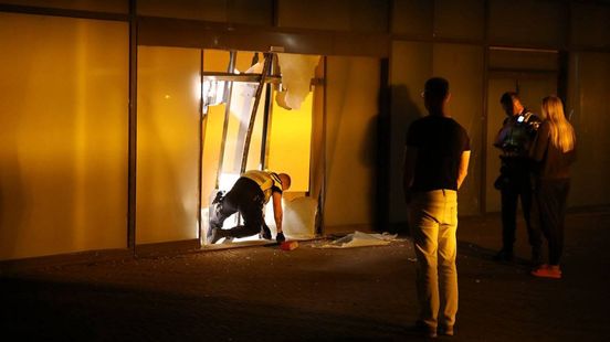 Automobilist richt ravage aan en rijdt daarna door
