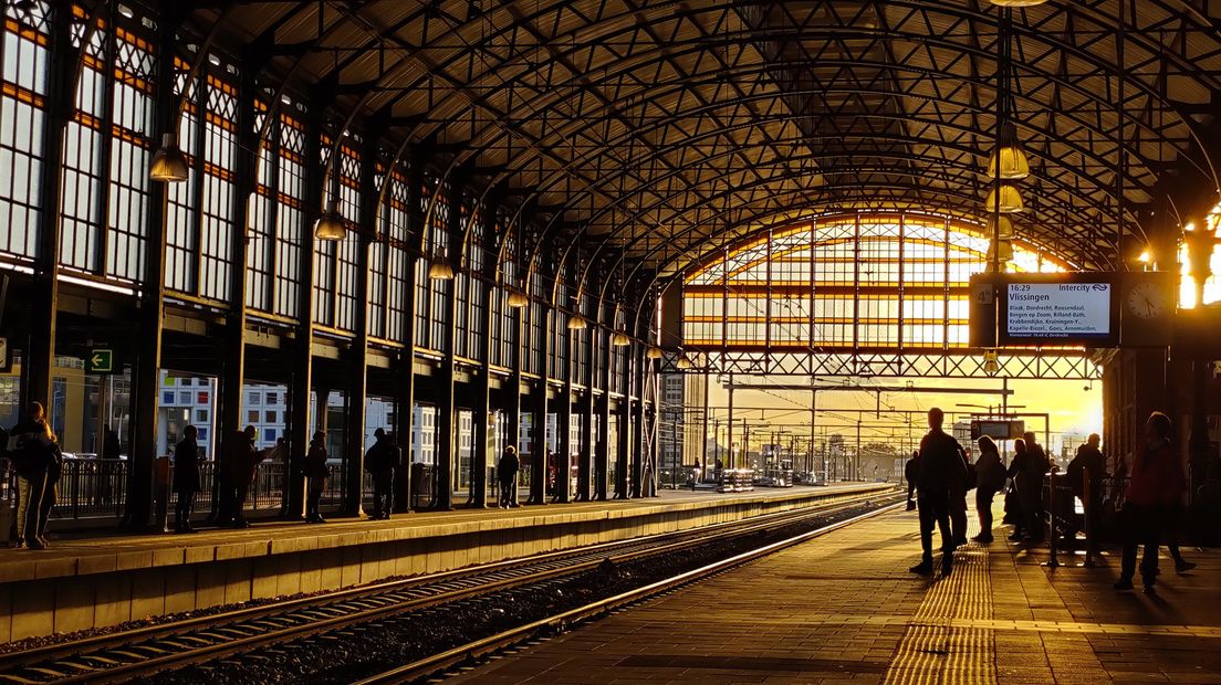 Station Den Haag Hollands Spoor (station HS).