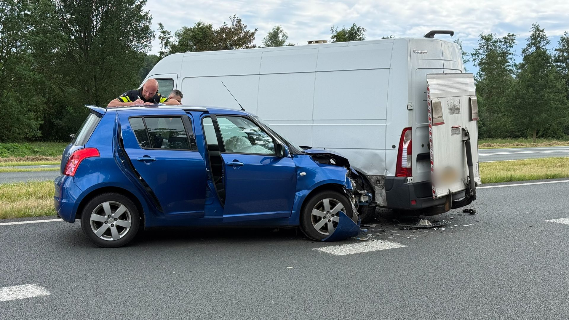 Botsing tijdens invoegen op N348